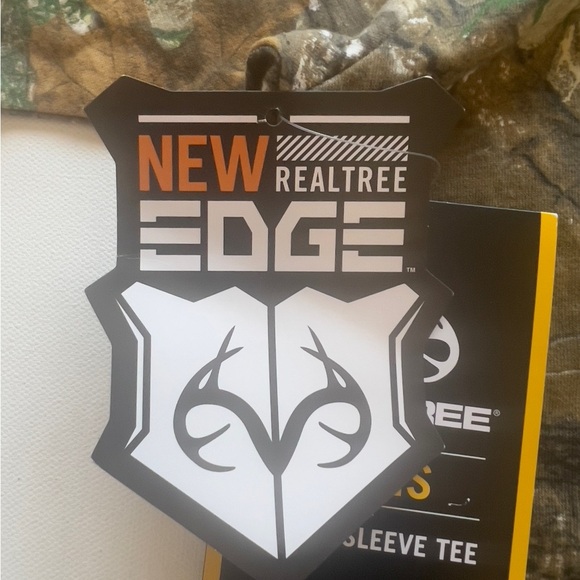 NWT Realtree Edge Short-Sleeved T-shirt Camouflage with Scent Control Size M (A) - Picture 6 of 8